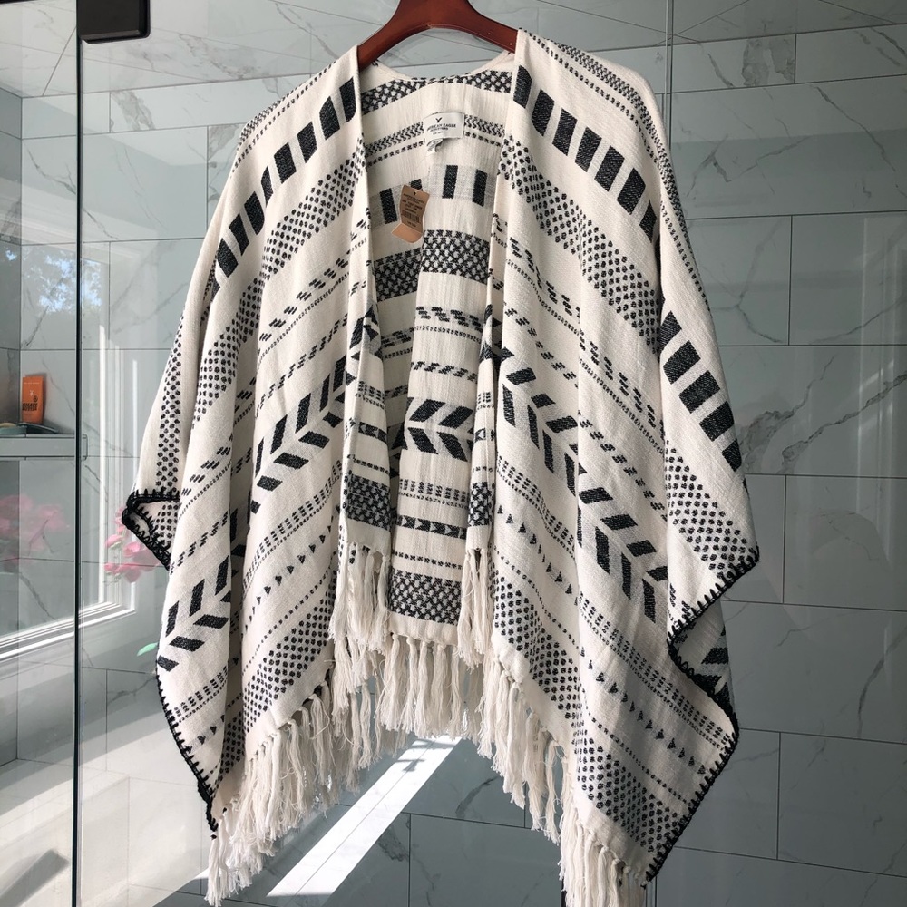 American Eagle Tribal shawl NWT